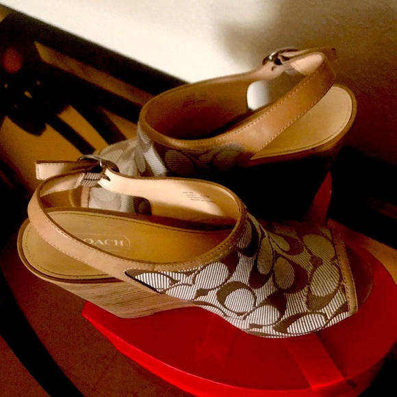 Coach Wedge Style Heel. - Picture 3 of 5